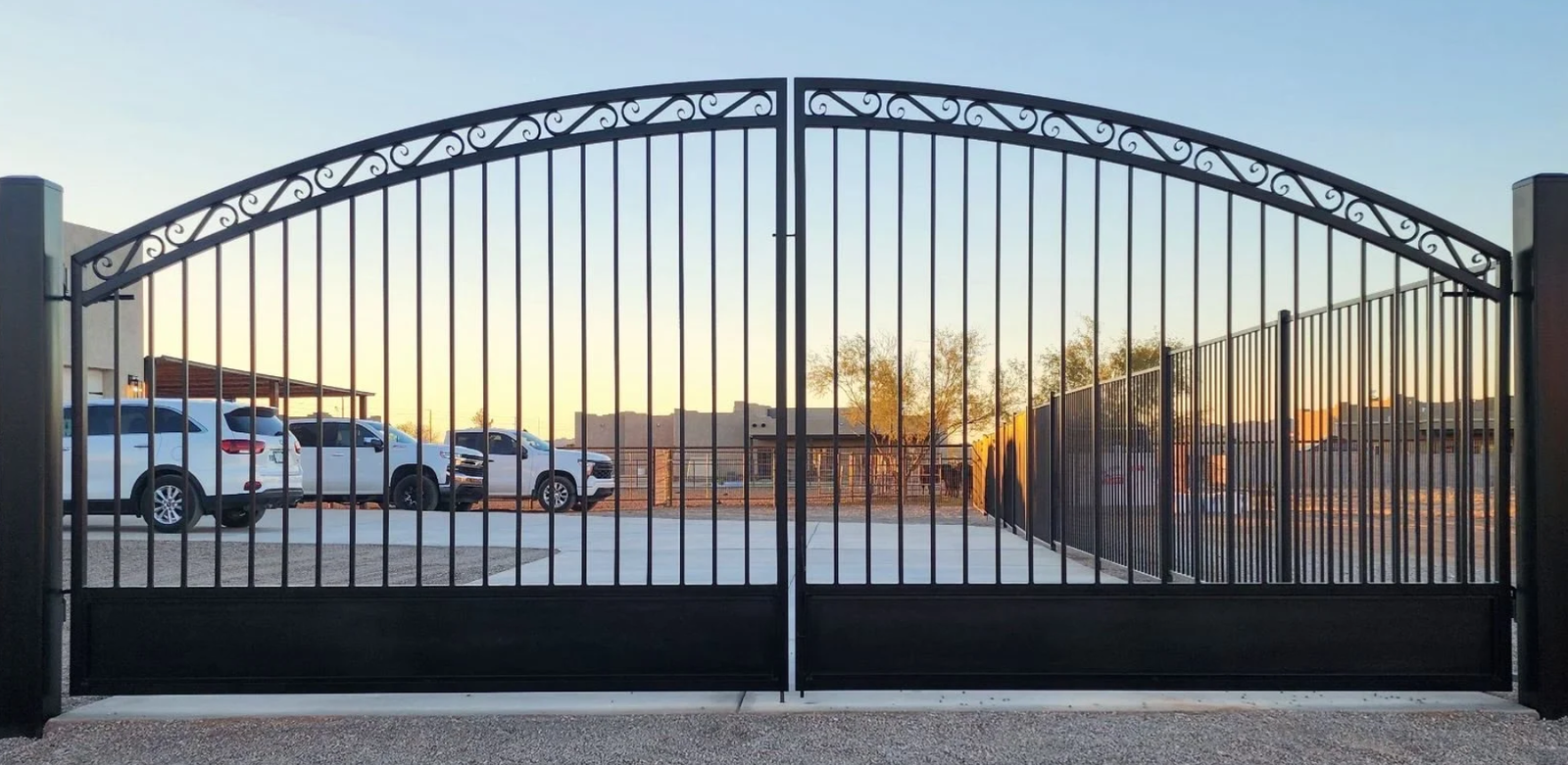 commercial gate